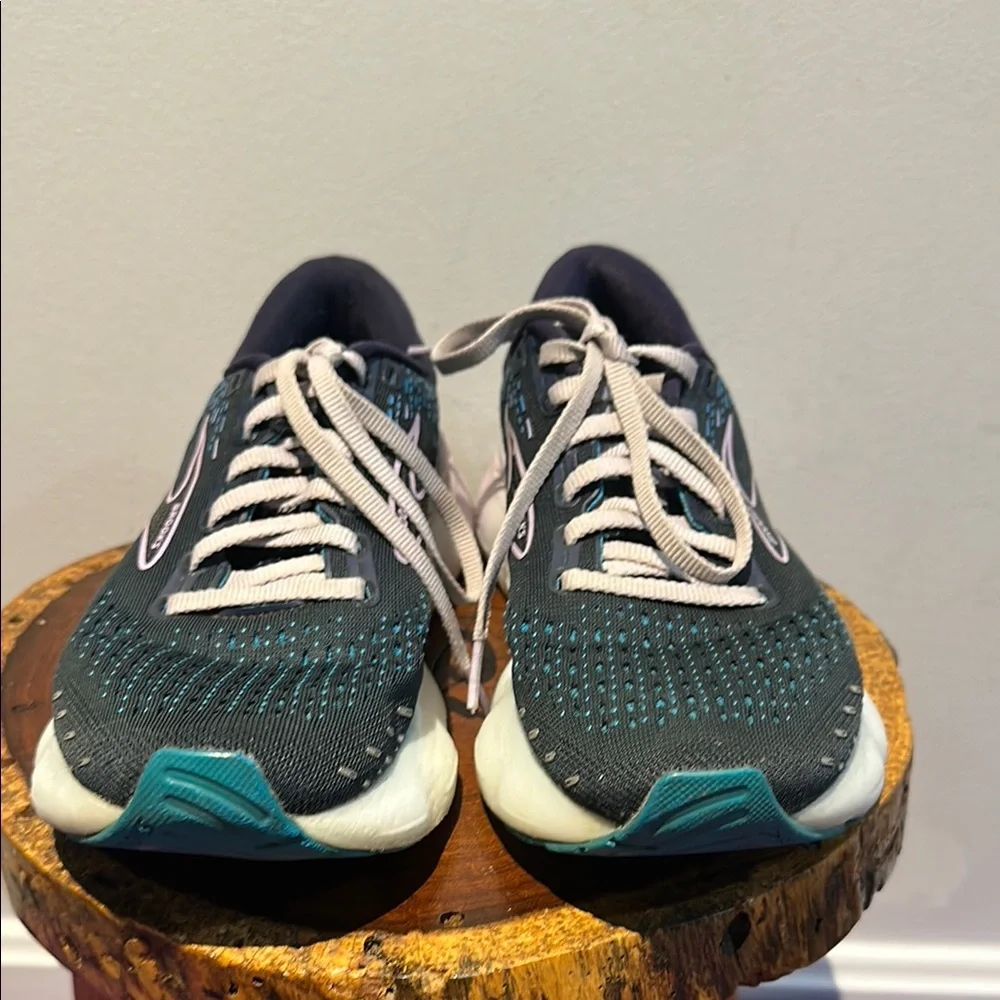 Brooks Purple and Blue Athletic Running Shoes Glycerin Women 8 EUC